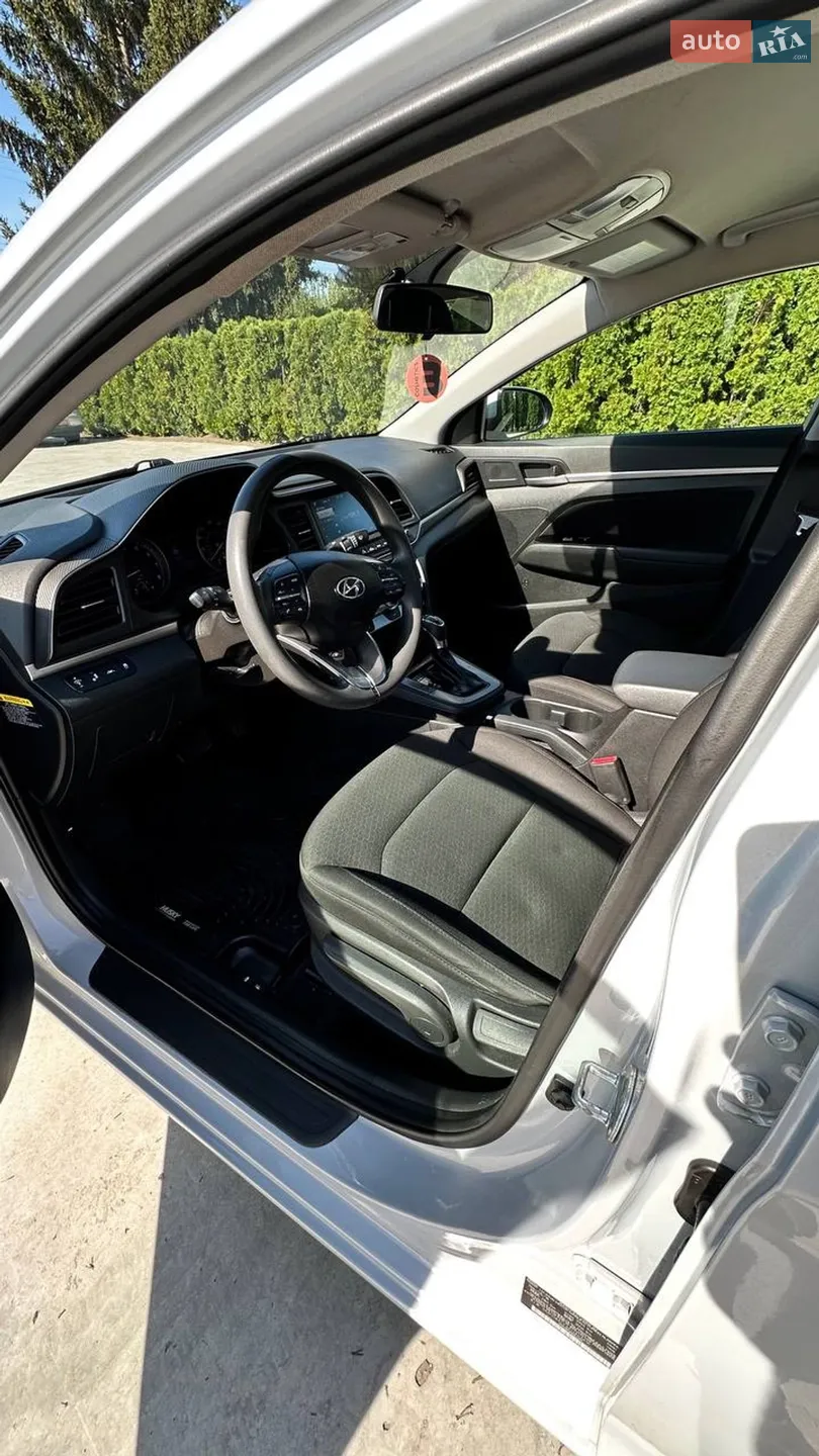 2018 Hyundai Elantra - мініатюра 18