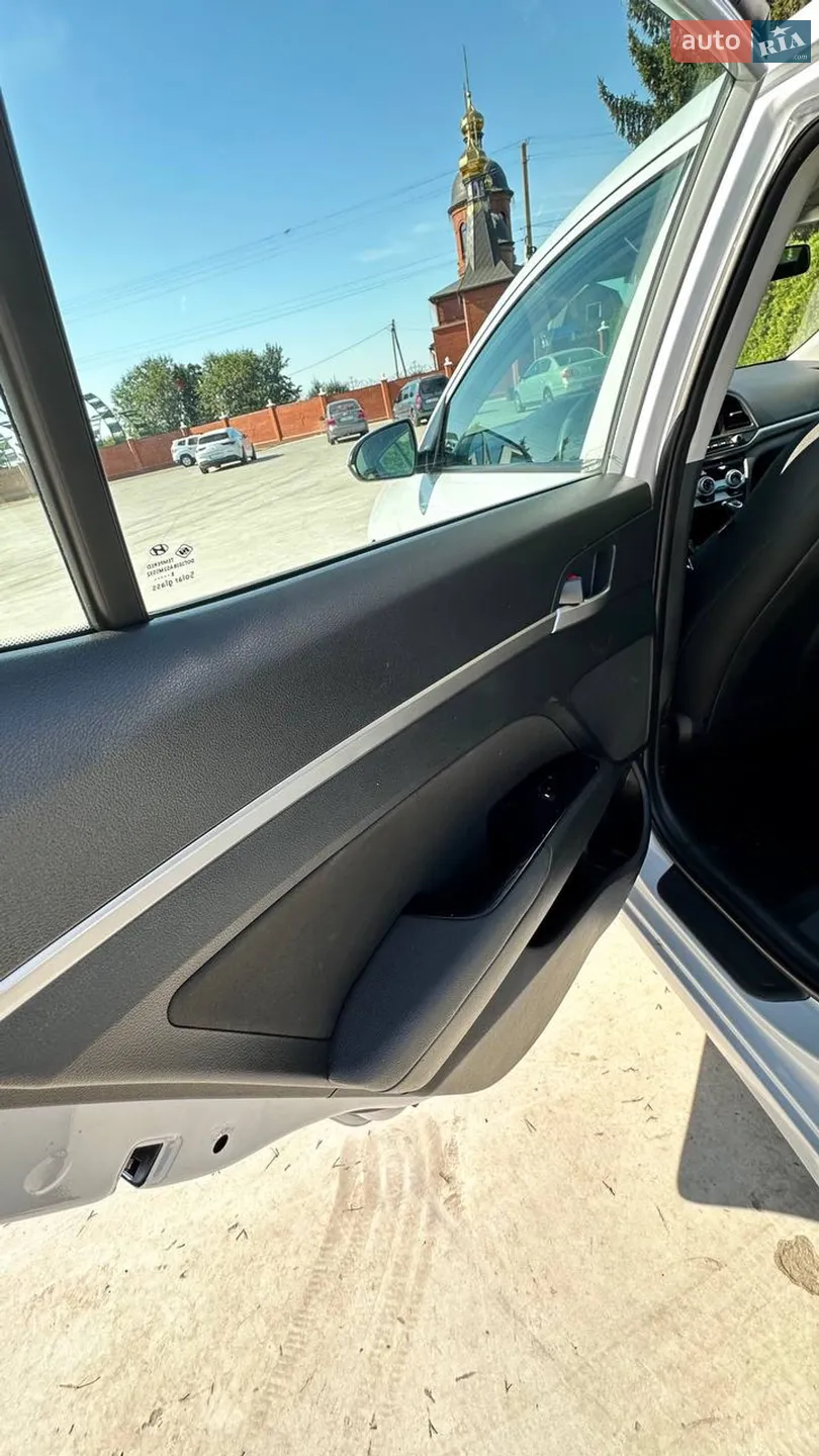 2018 Hyundai Elantra - мініатюра 23