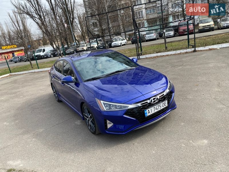 Седан Hyundai Elantra 2019 в Киеве