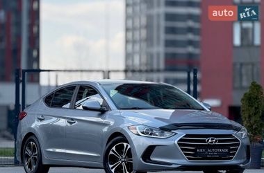 Седан Hyundai Elantra 2016 в Киеве