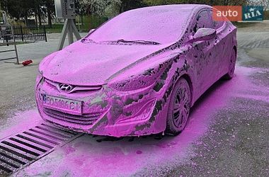 Седан Hyundai Elantra 2015 в Тернополі