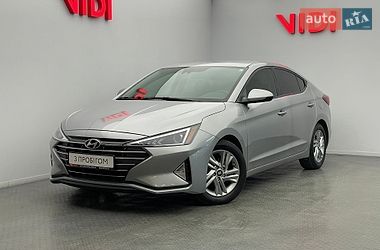 Седан Hyundai Elantra 2019 в Києві