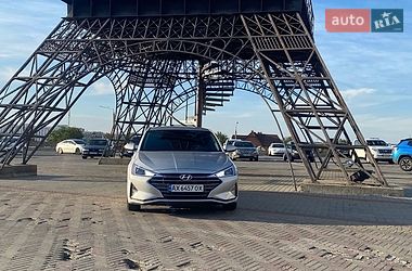 Седан Hyundai Elantra 2018 в Харькове