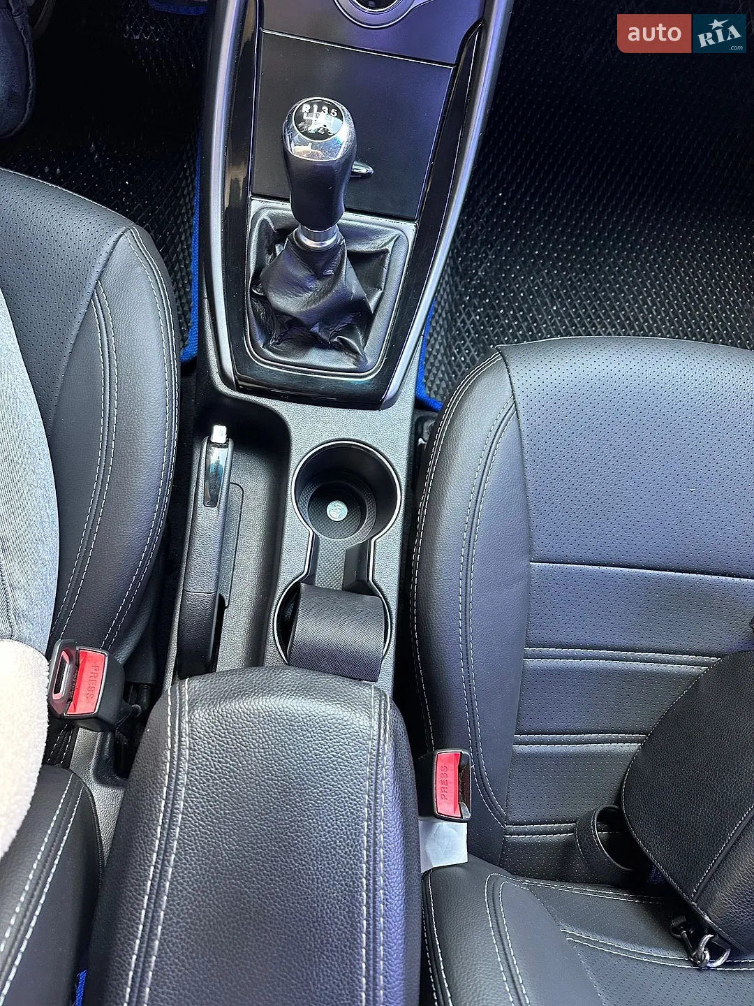 2013 Hyundai Elantra - мініатюра 8