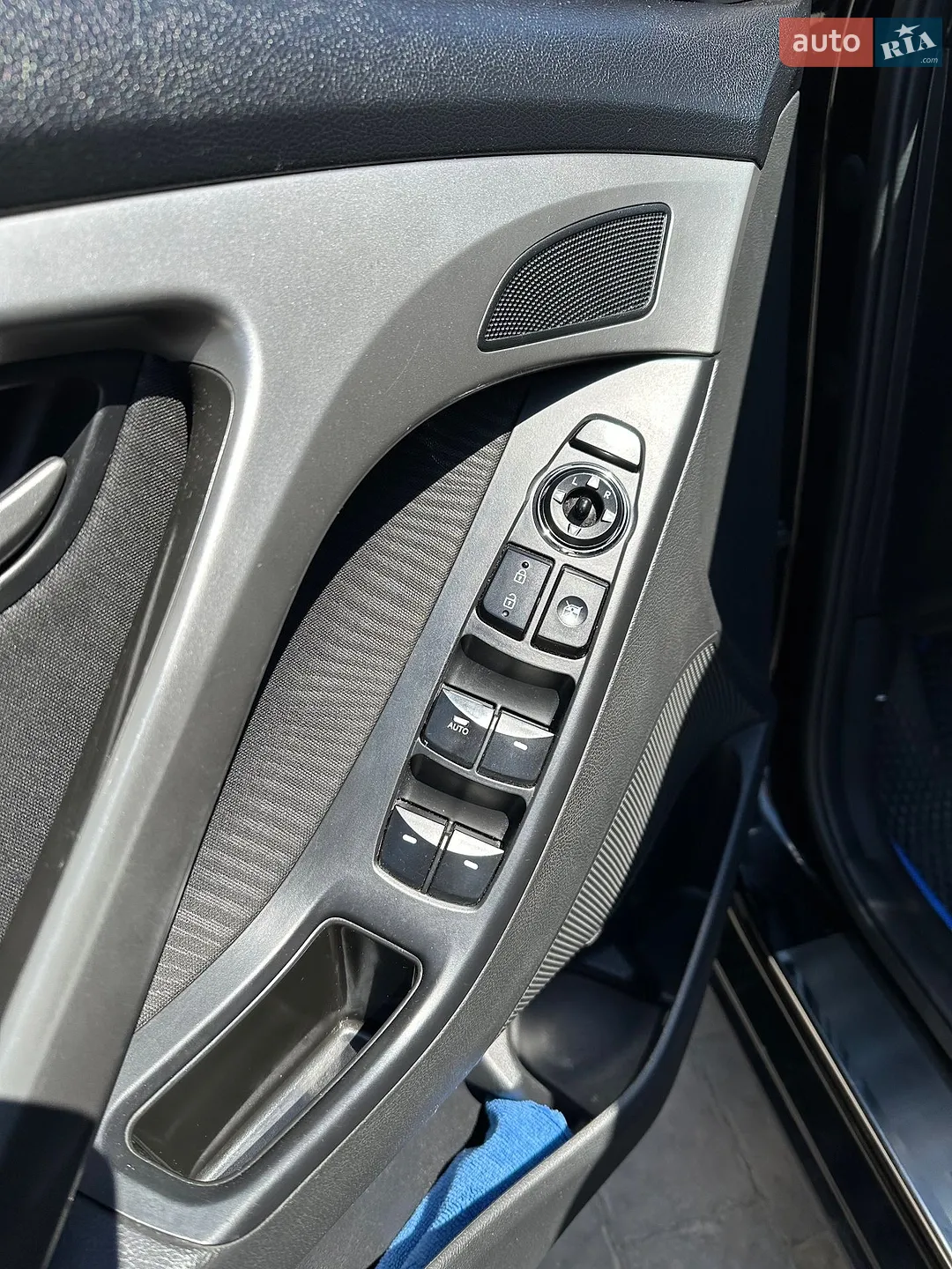 2013 Hyundai Elantra - мініатюра 11