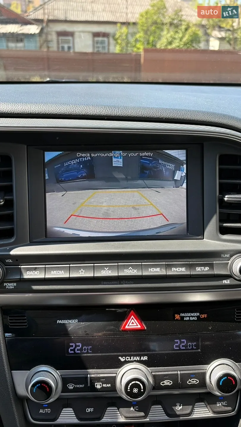 2019 Hyundai Elantra - мініатюра 17