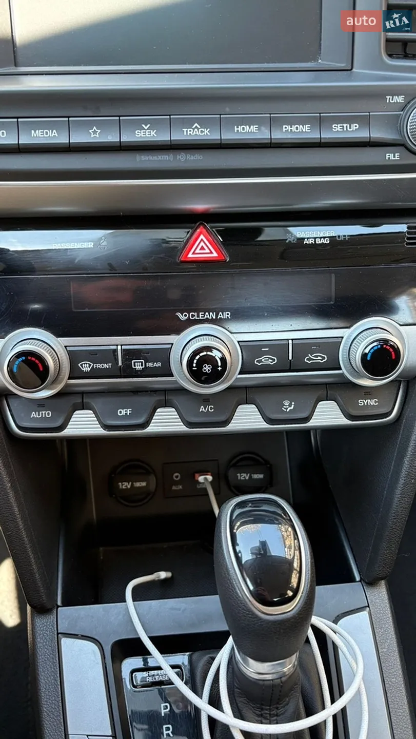 2019 Hyundai Elantra - мініатюра 22