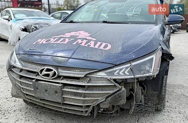 Седан Hyundai Elantra 2018 в Киеве