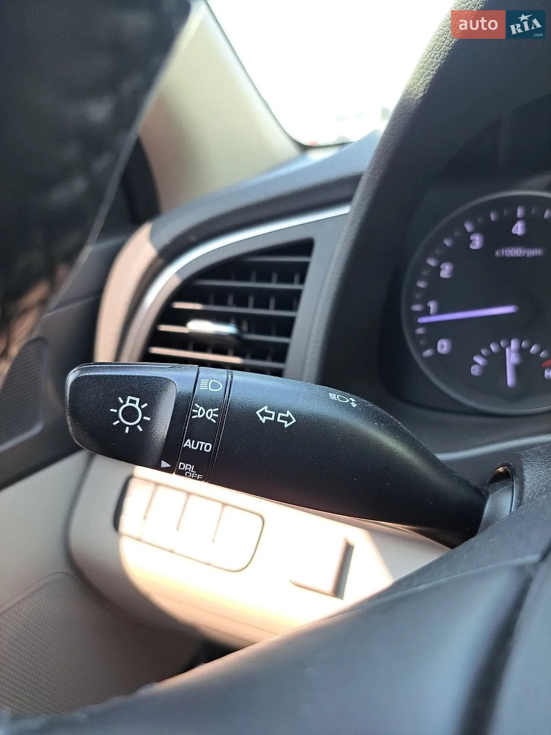 2017 Hyundai Elantra - мініатюра 7