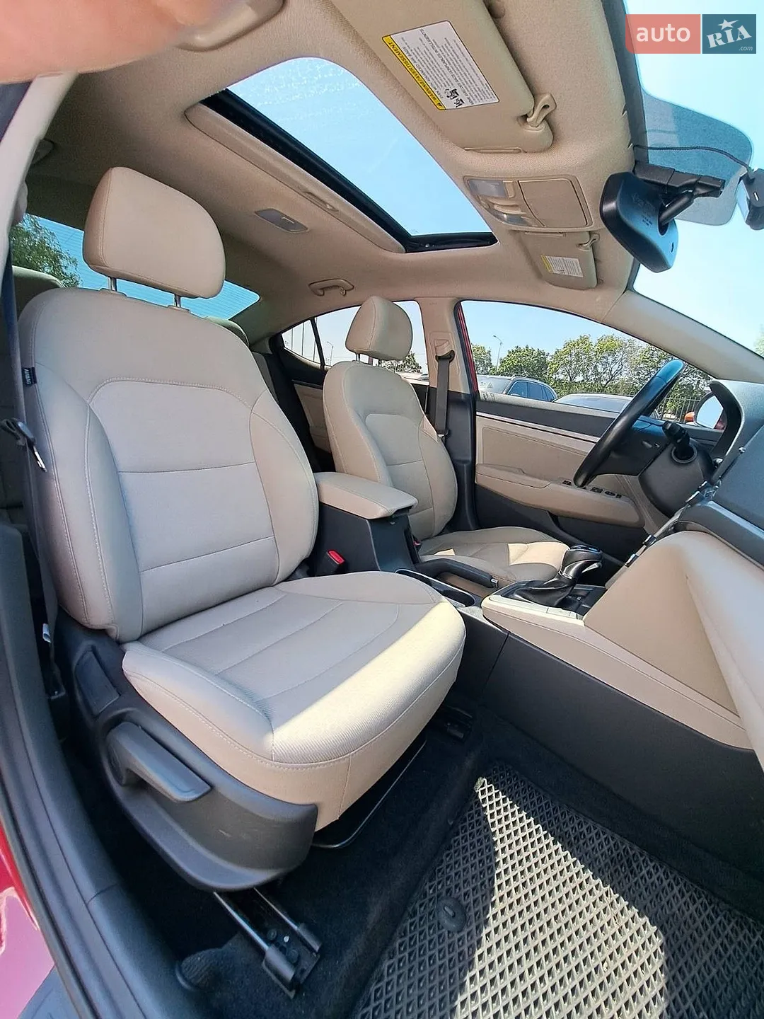 2017 Hyundai Elantra - мініатюра 20