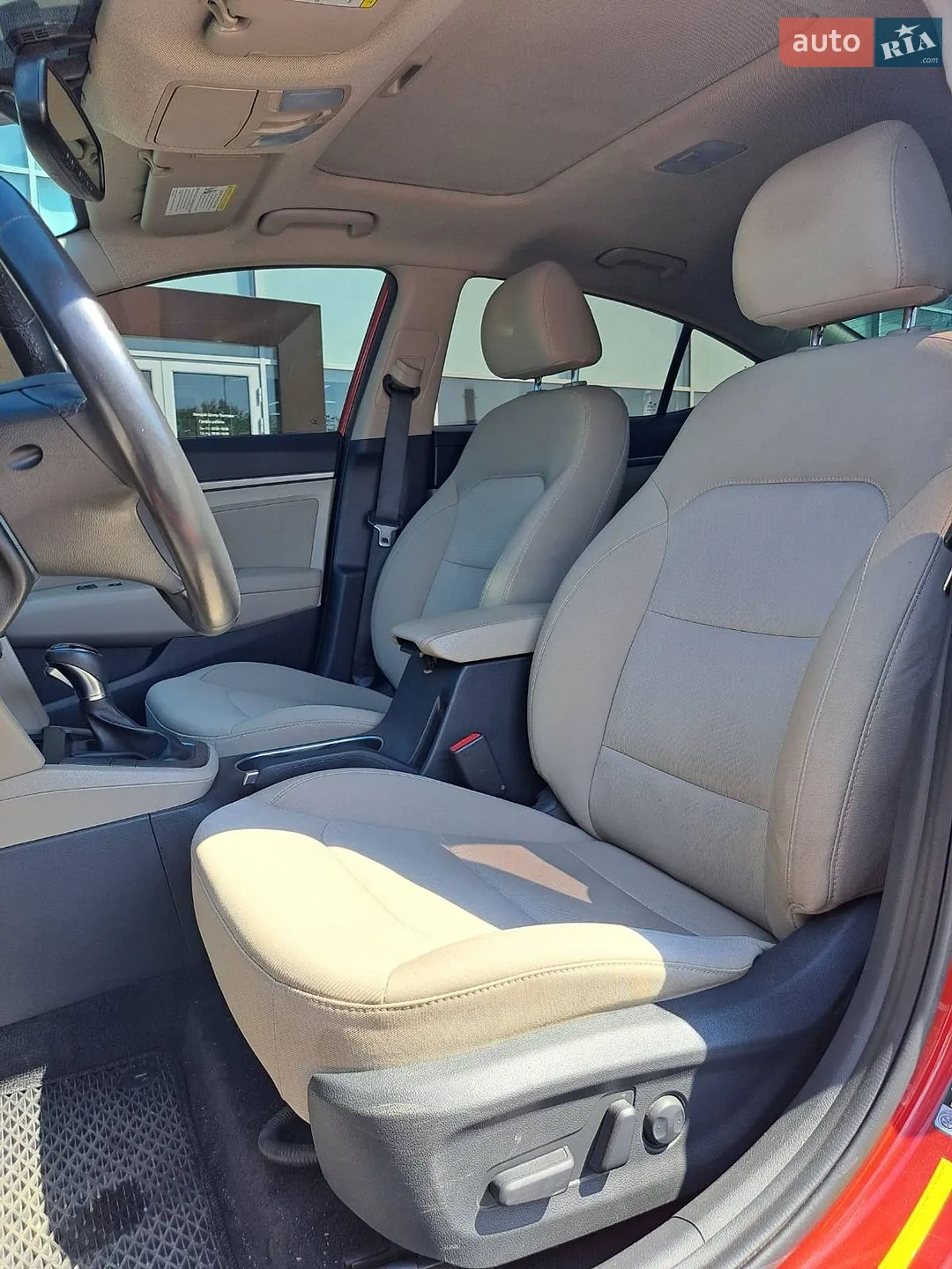 2017 Hyundai Elantra - мініатюра 30