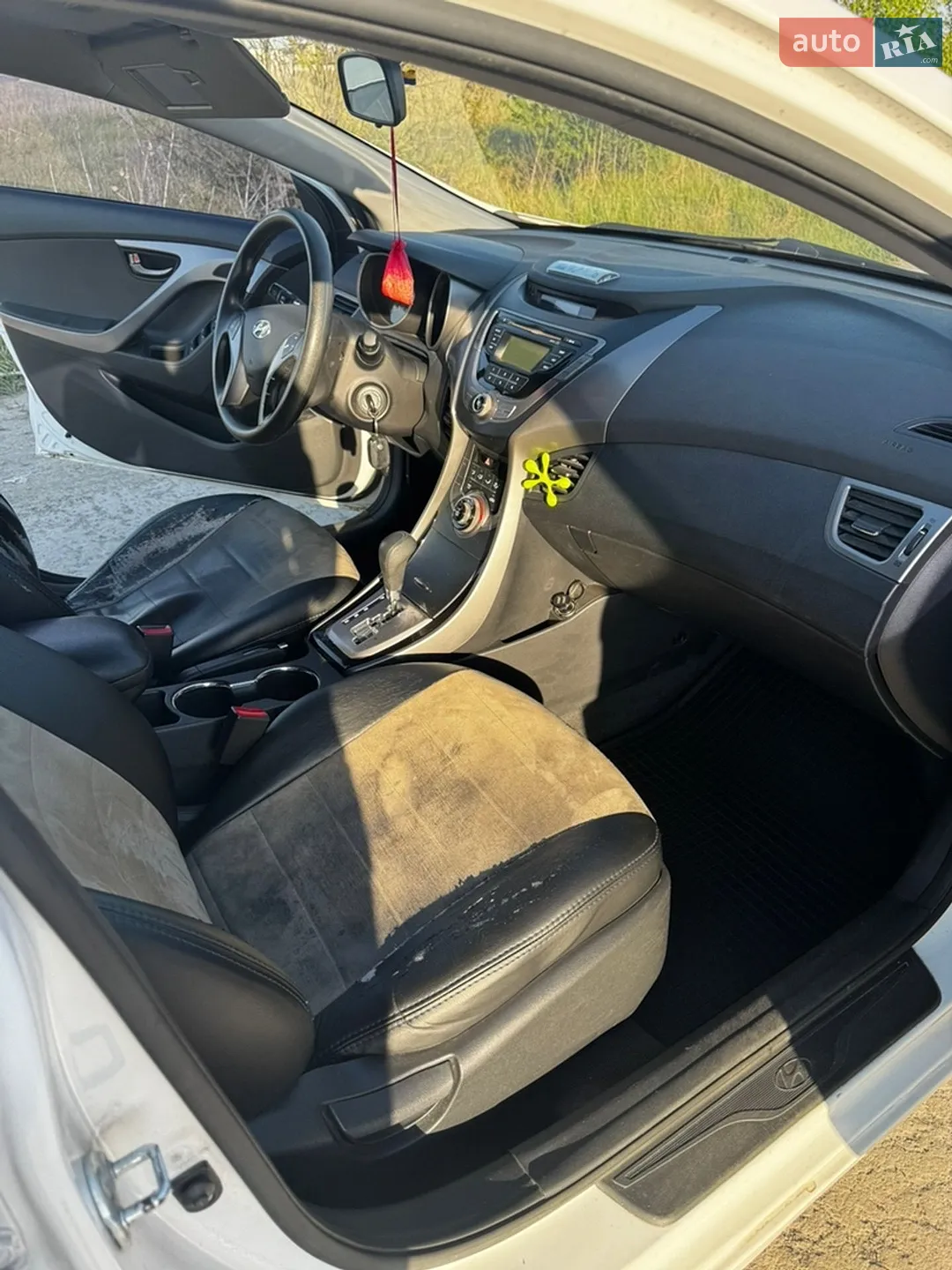 2013 Hyundai Elantra - мініатюра 12