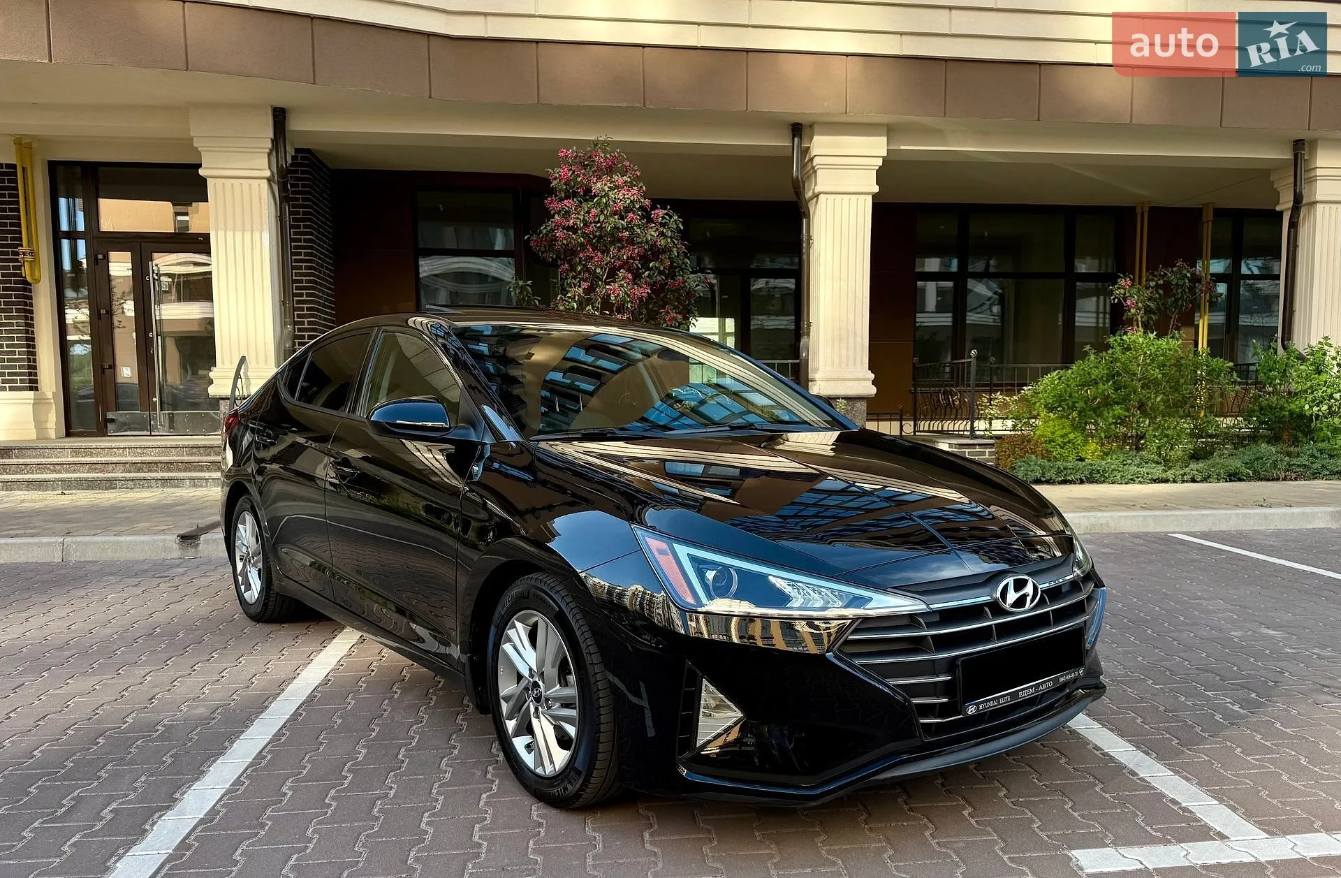 2020 Hyundai Elantra - фото 1