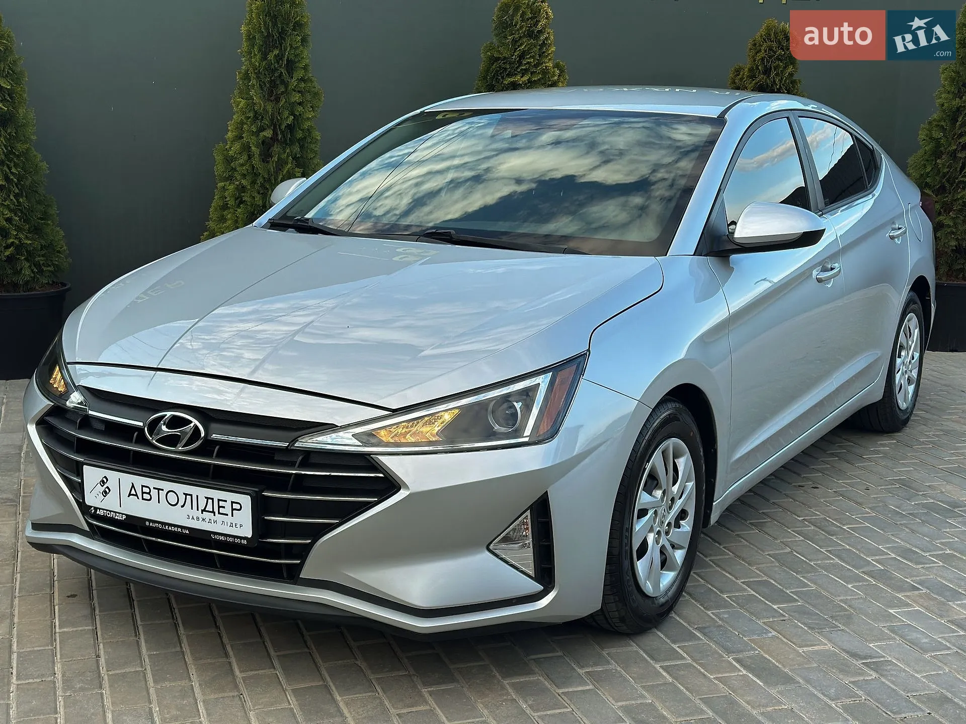 2019 Hyundai Elantra - мініатюра 11