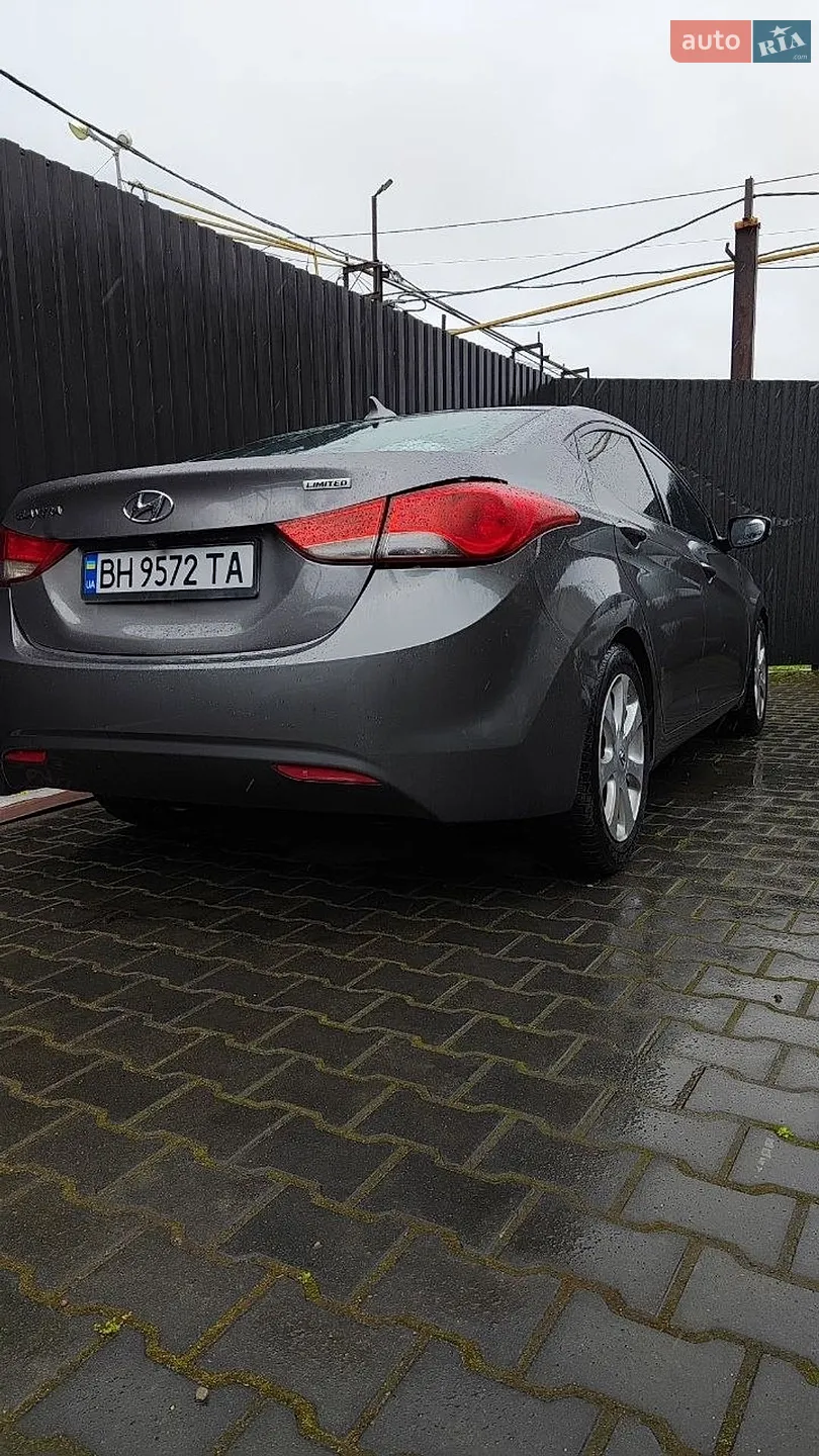 2013 Hyundai Elantra - мініатюра 16