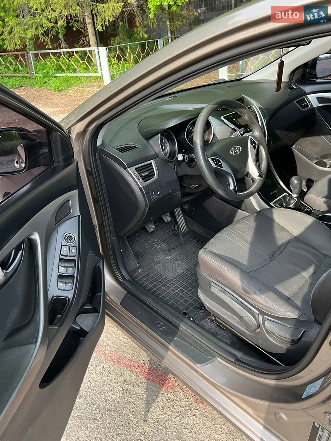 2011 Hyundai Elantra - мініатюра 11