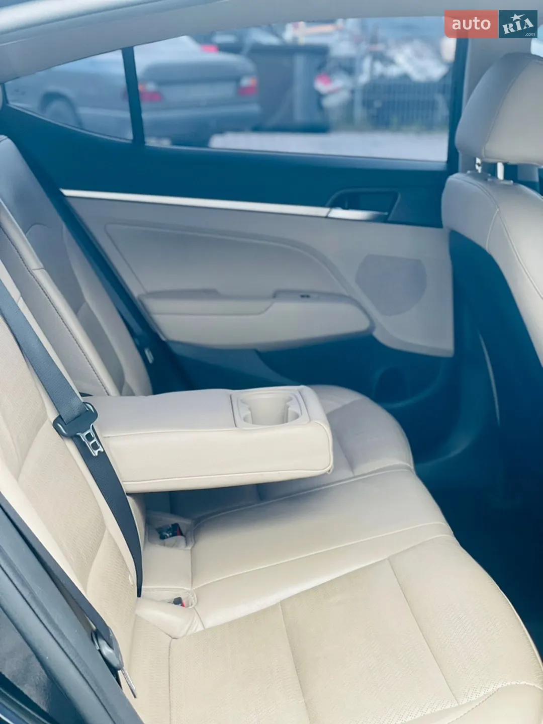2019 Hyundai Elantra - мініатюра 16