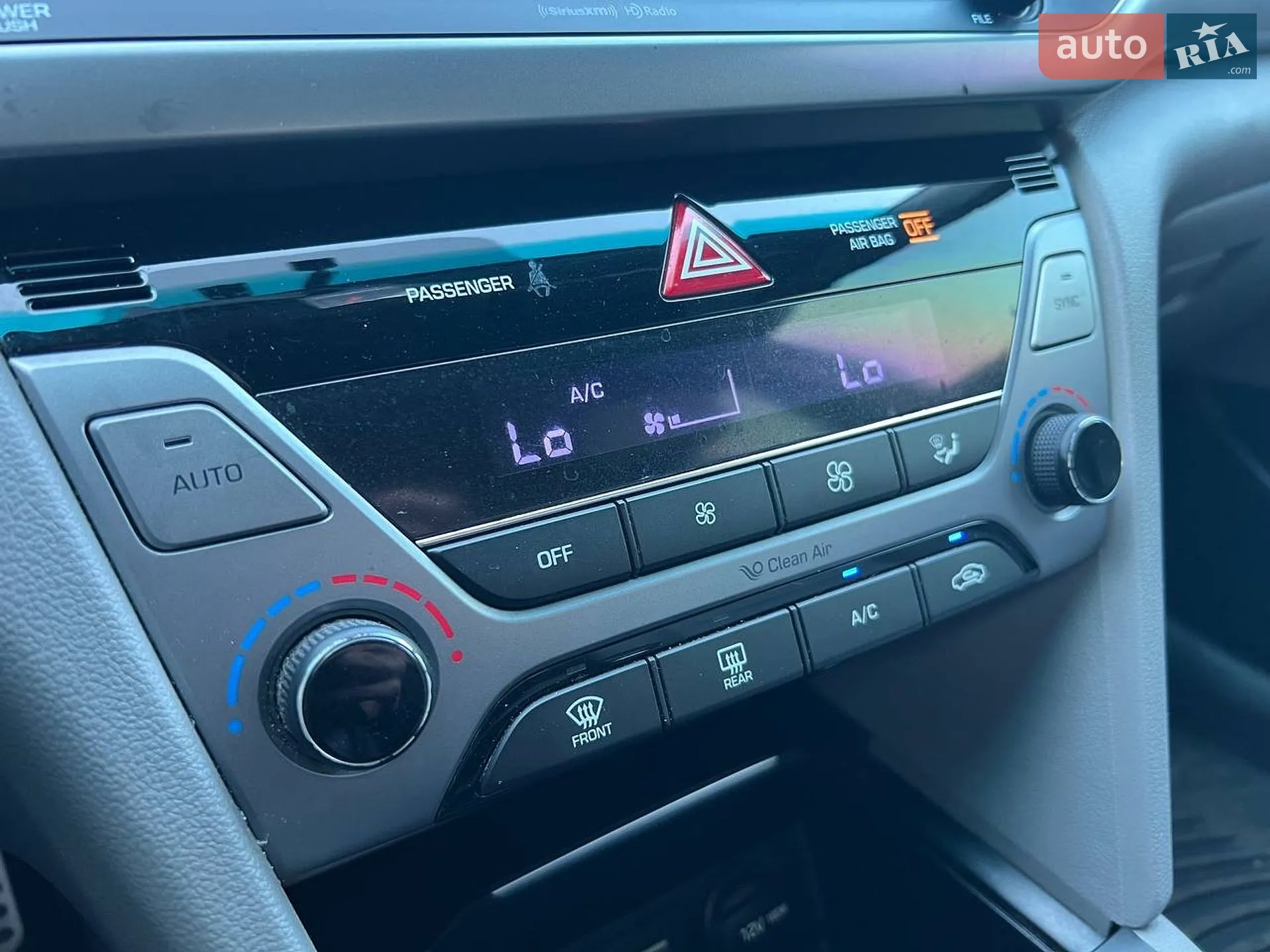 2016 Hyundai Elantra - мініатюра 26