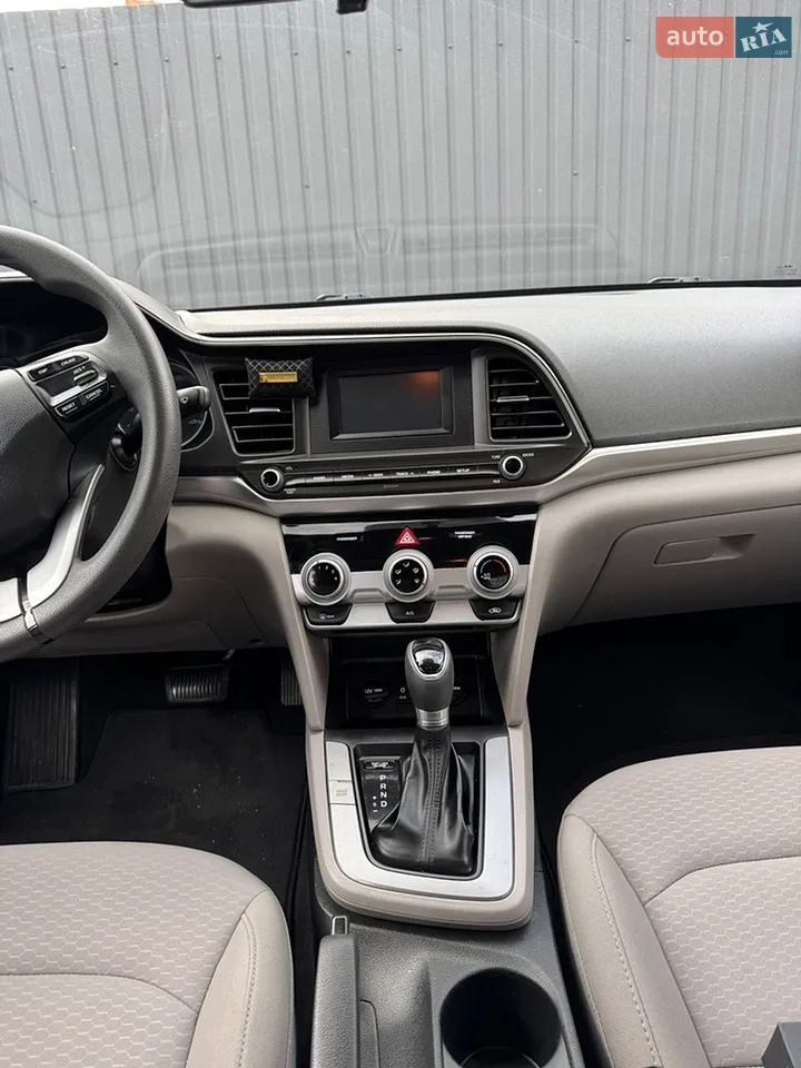 2018 Hyundai Elantra - мініатюра 12