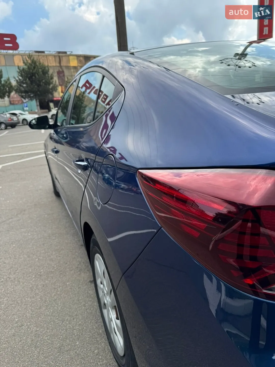 2018 Hyundai Elantra - мініатюра 19