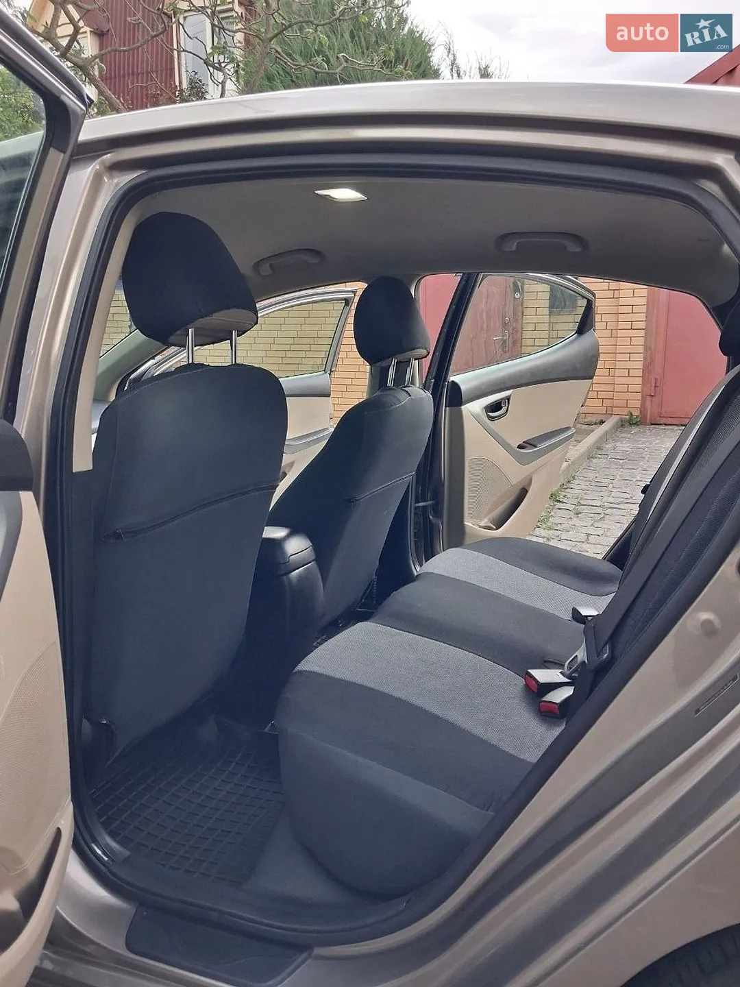 2014 Hyundai Elantra - мініатюра 9