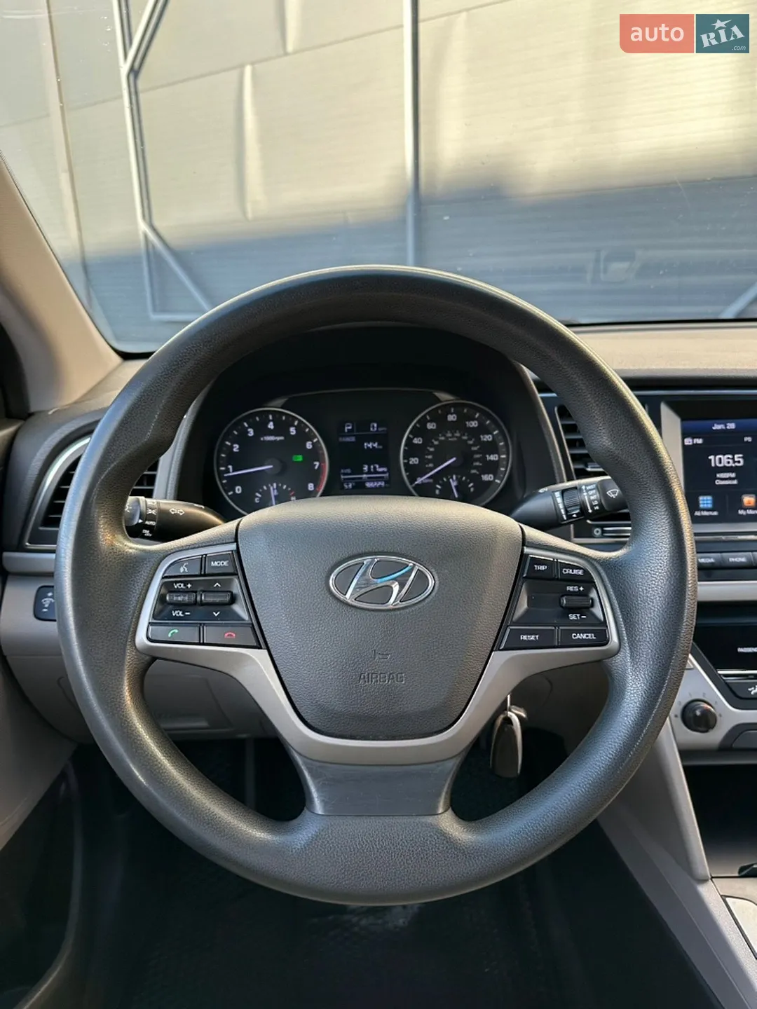 2017 Hyundai Elantra - мініатюра 16