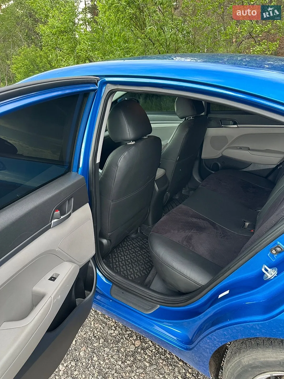 2017 Hyundai Elantra - мініатюра 9