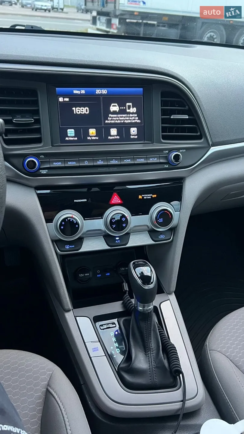 2019 Hyundai Elantra - мініатюра 16