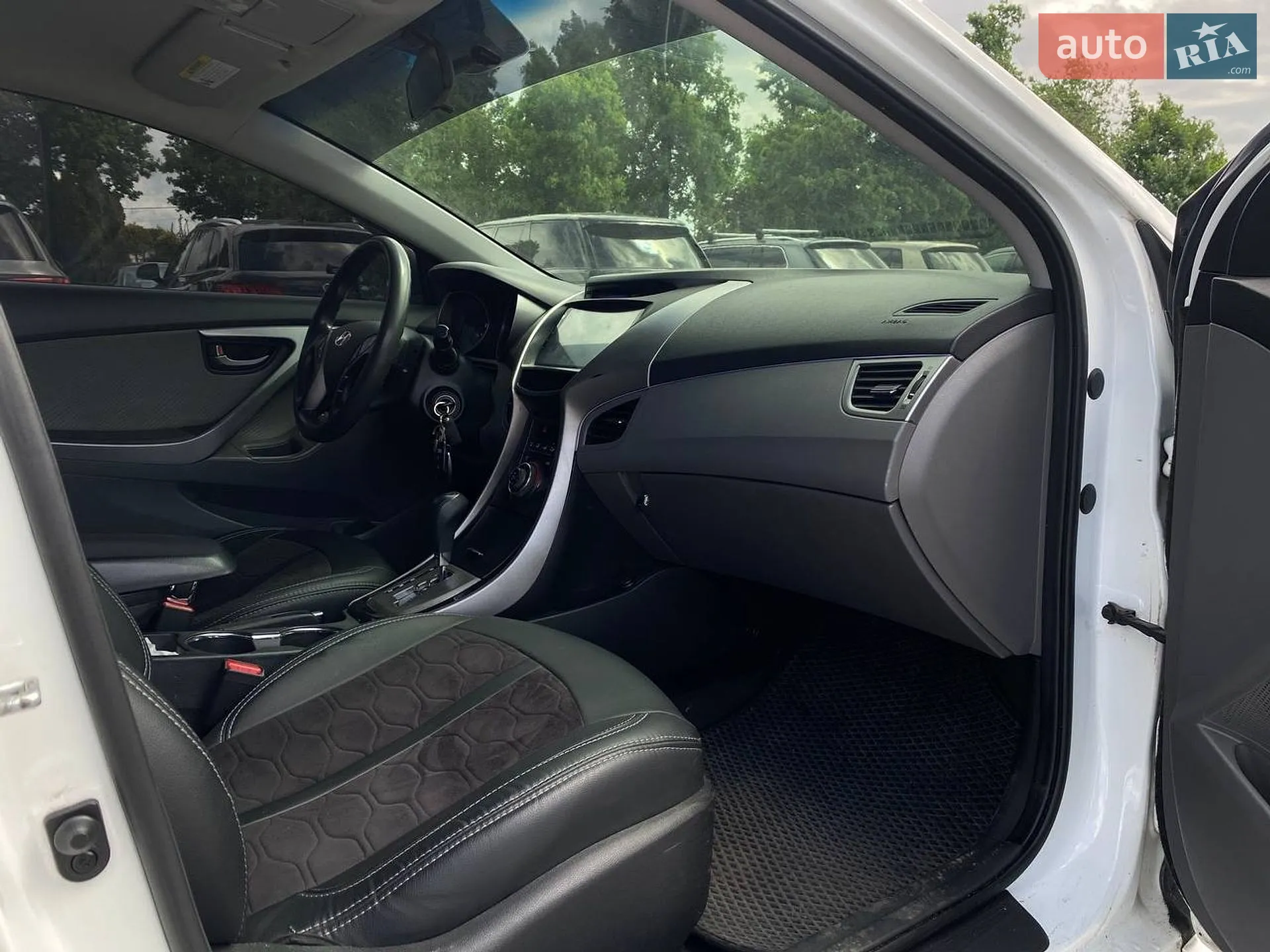 2013 Hyundai Elantra - мініатюра 23