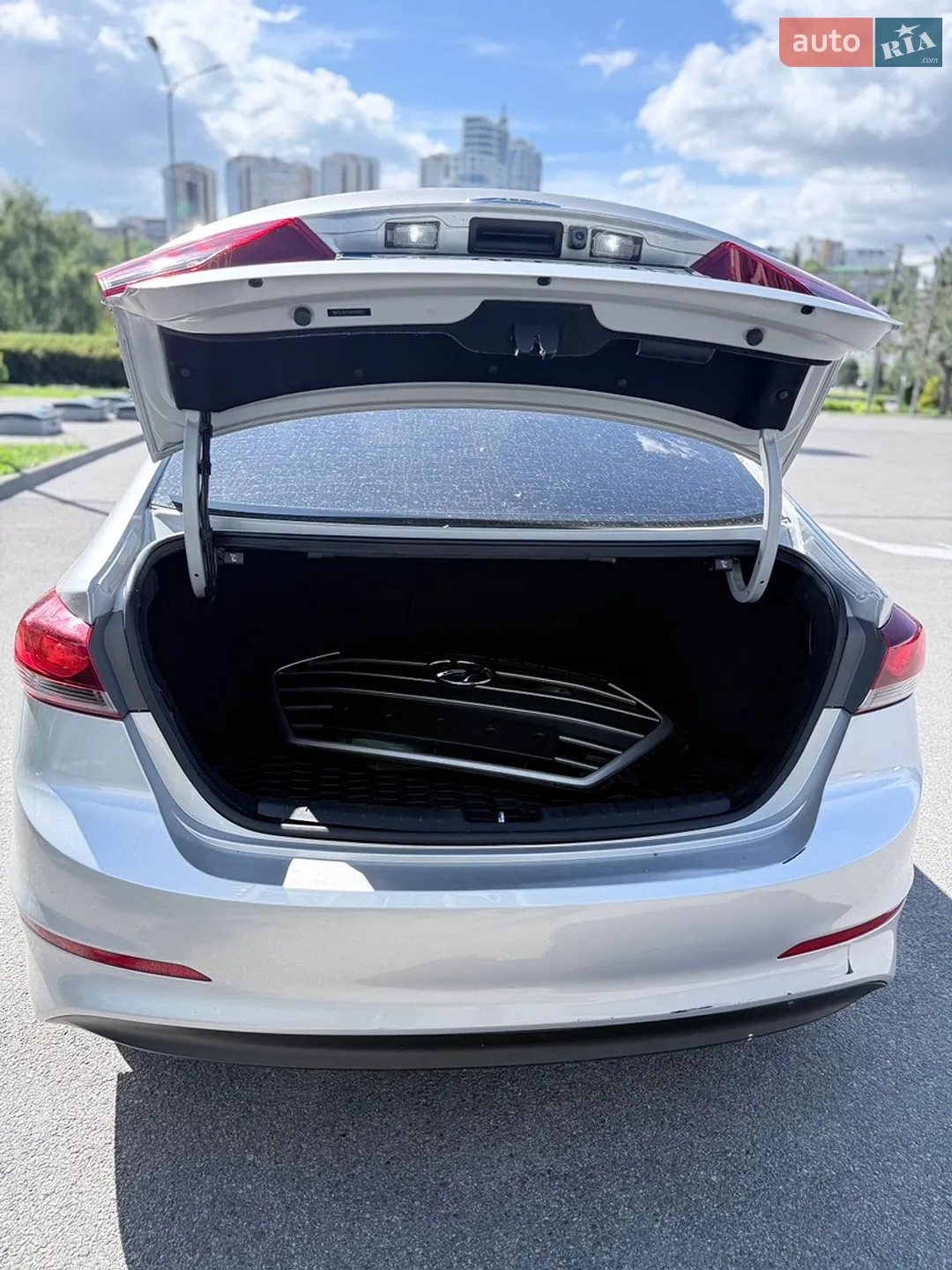 2017 Hyundai Elantra - мініатюра 9