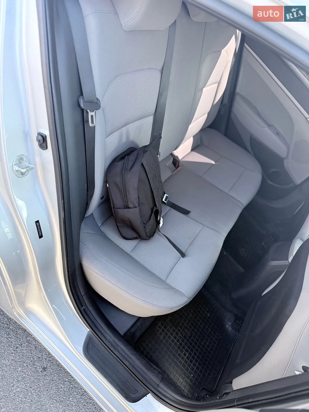 2017 Hyundai Elantra - мініатюра 19