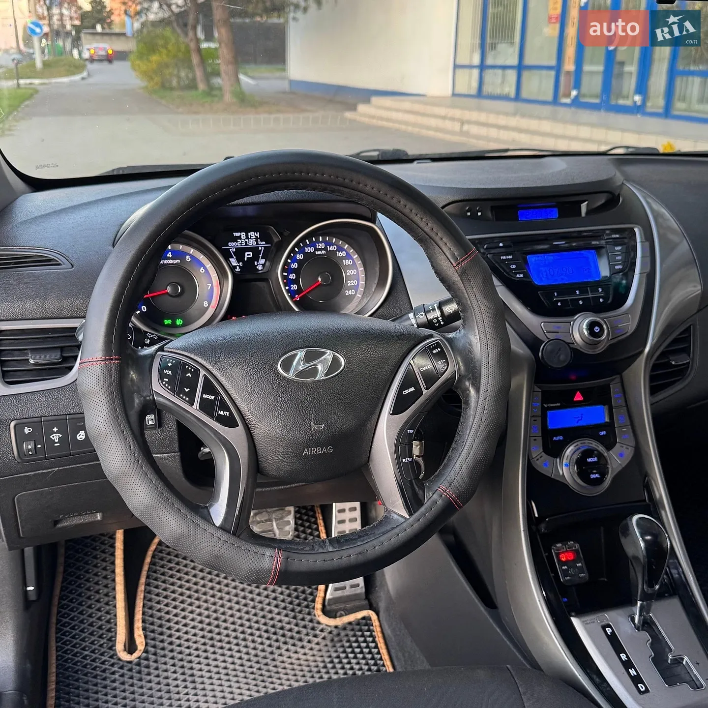 2013 Hyundai Elantra - мініатюра 25