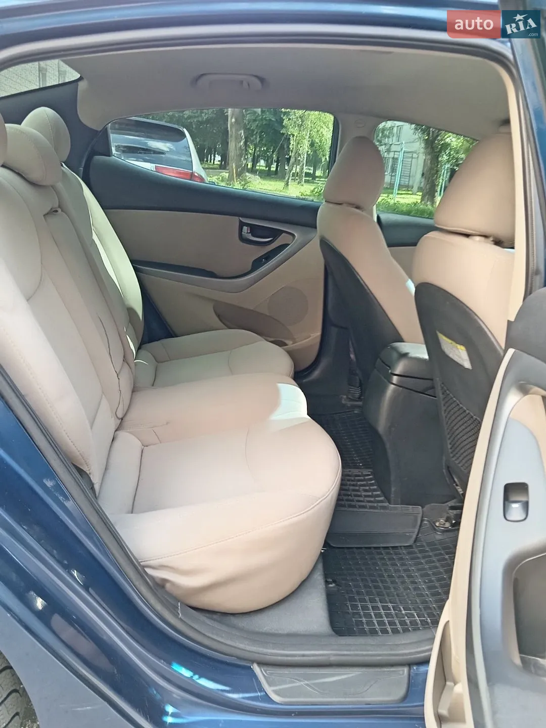 2015 Hyundai Elantra - мініатюра 9