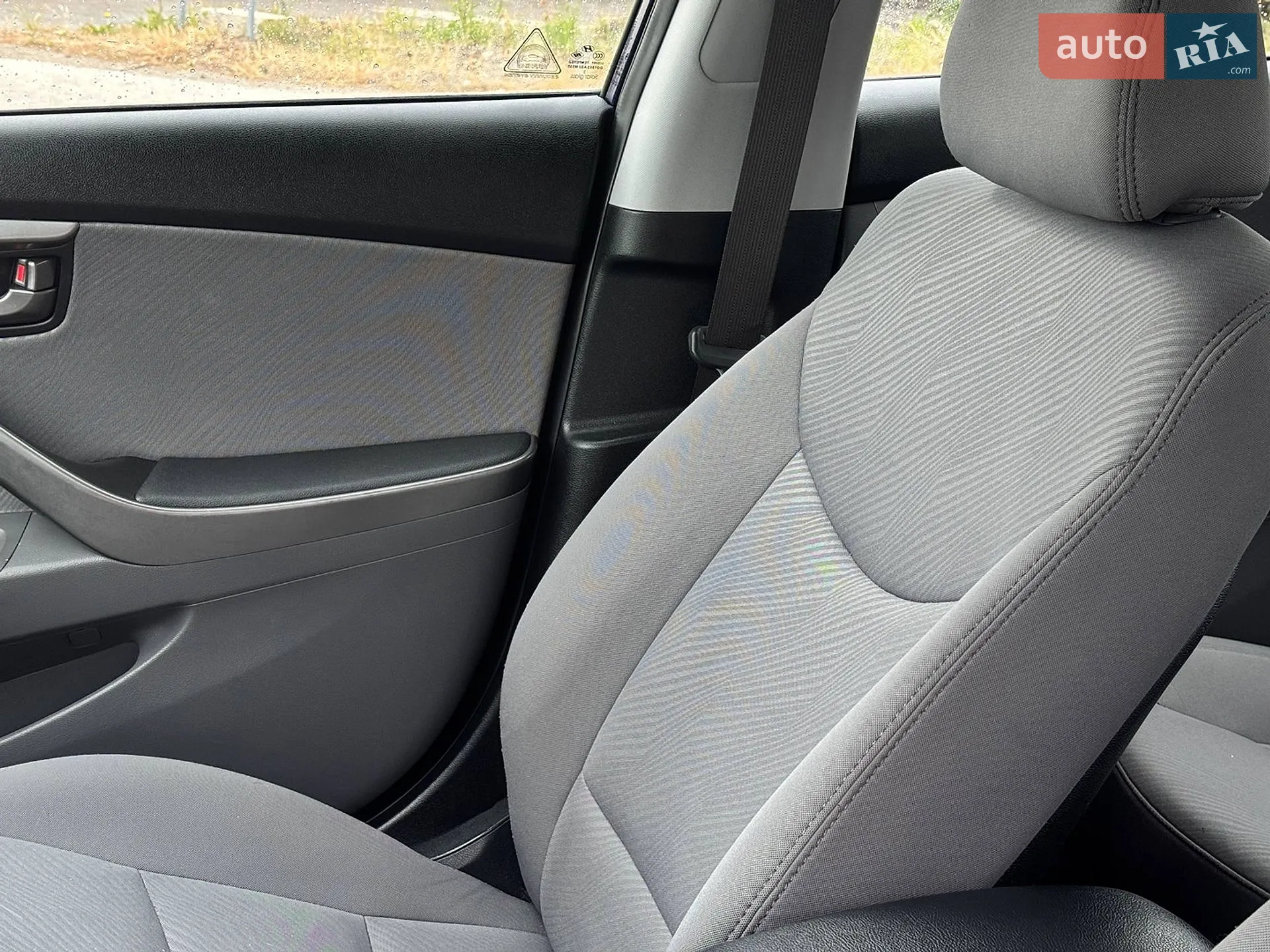 2013 Hyundai Elantra - мініатюра 16