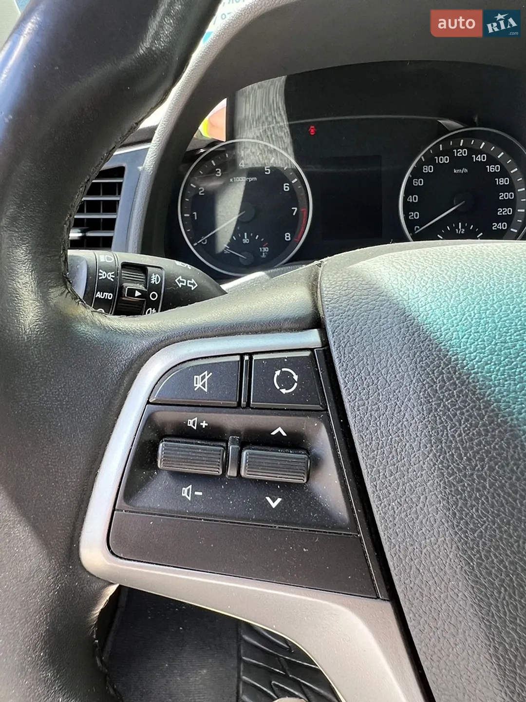 2018 Hyundai Elantra - мініатюра 27
