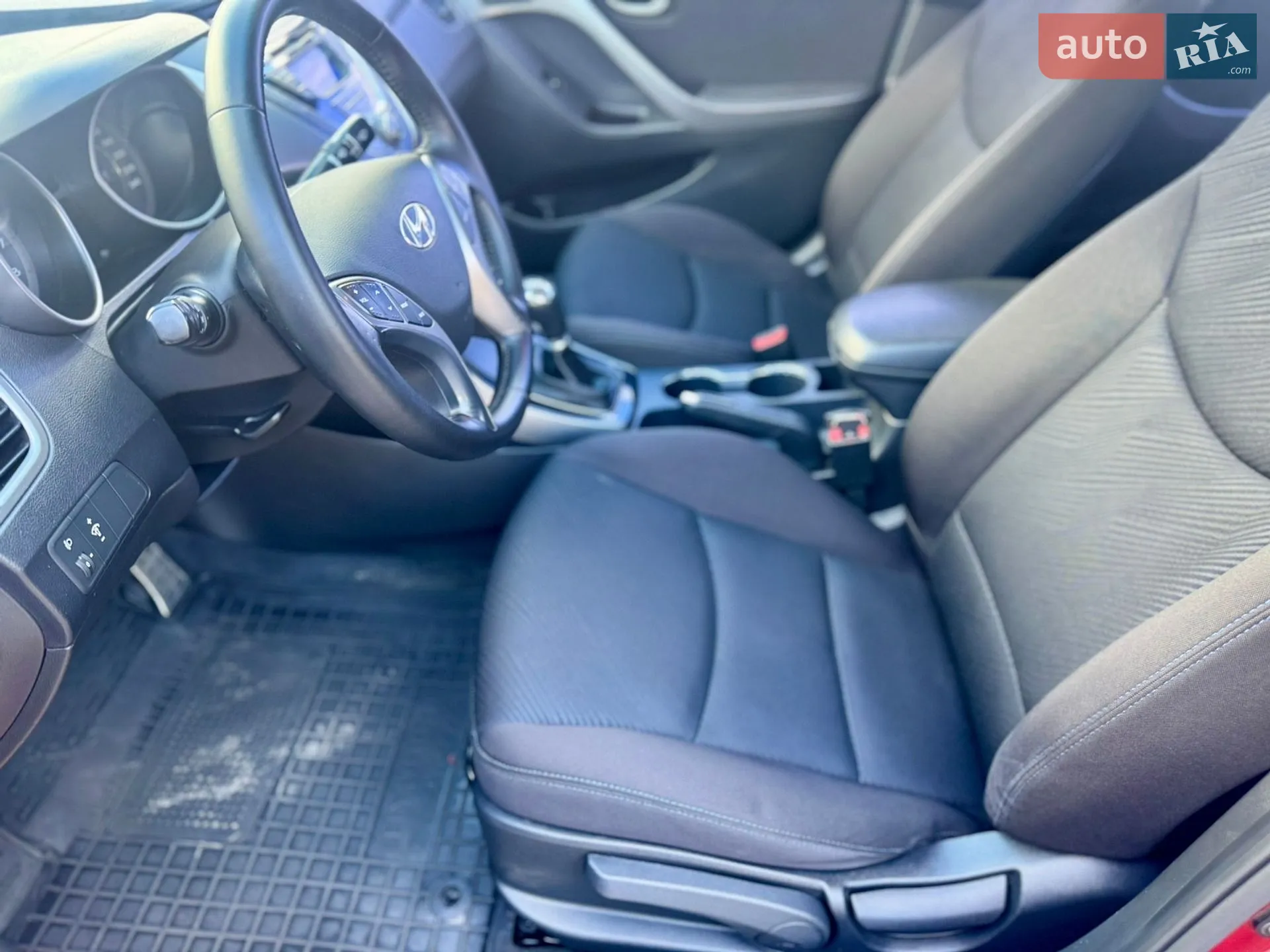 2013 Hyundai Elantra - мініатюра 17