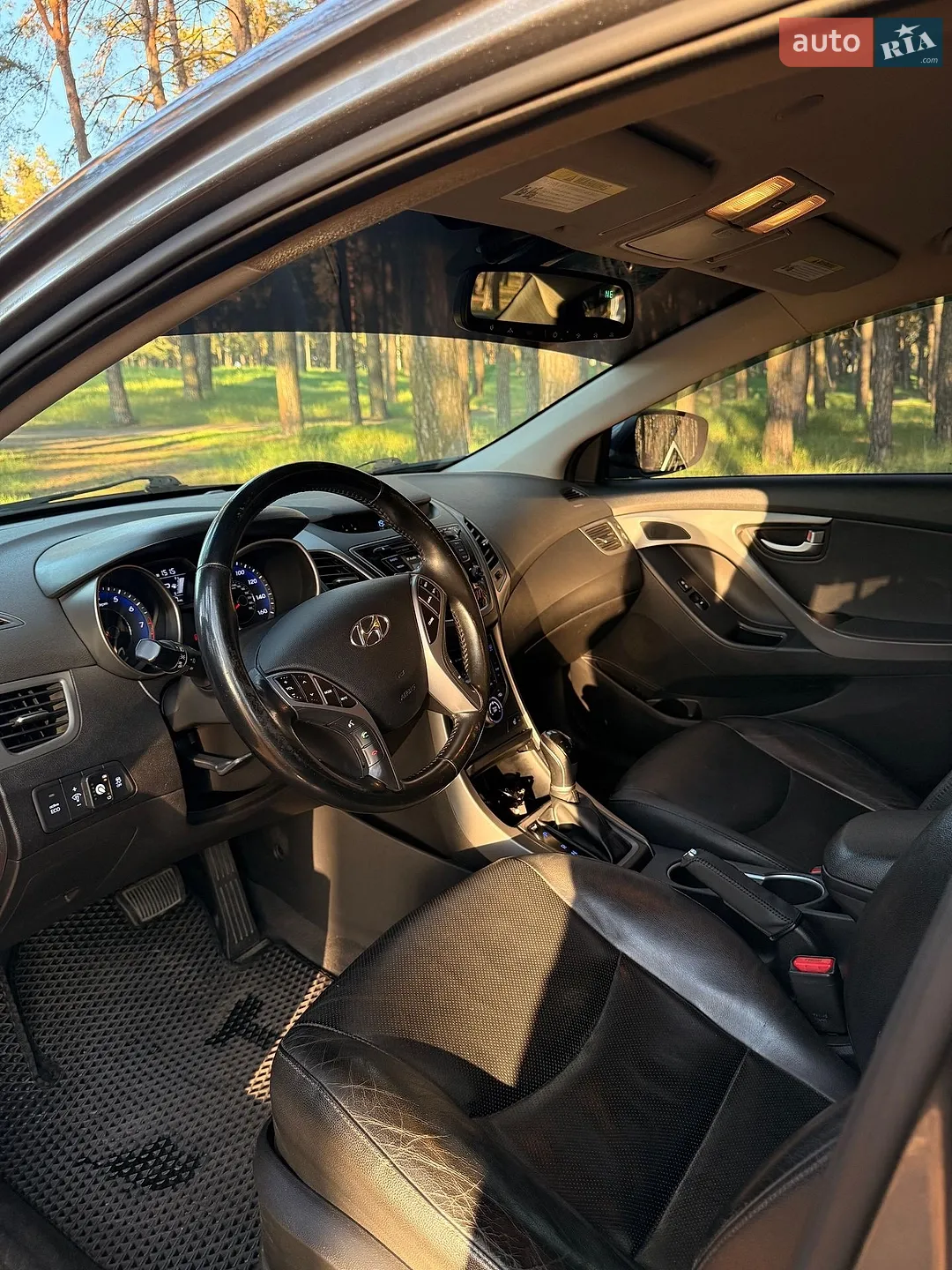 2015 Hyundai Elantra - мініатюра 11