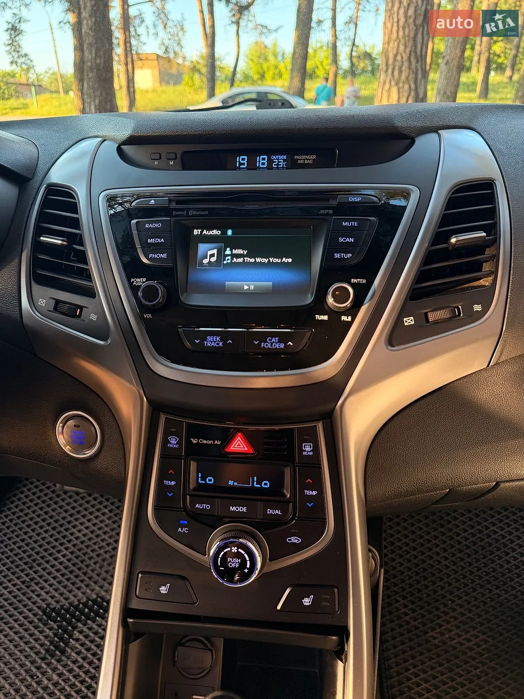 2015 Hyundai Elantra - мініатюра 13