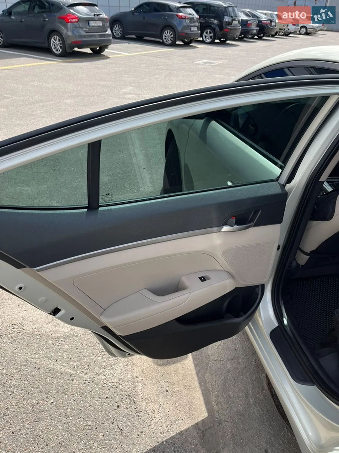 2017 Hyundai Elantra - мініатюра 10