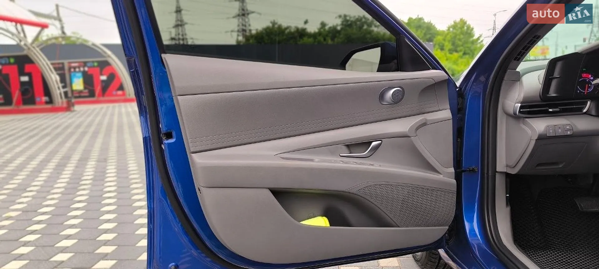 2020 Hyundai Elantra - мініатюра 31