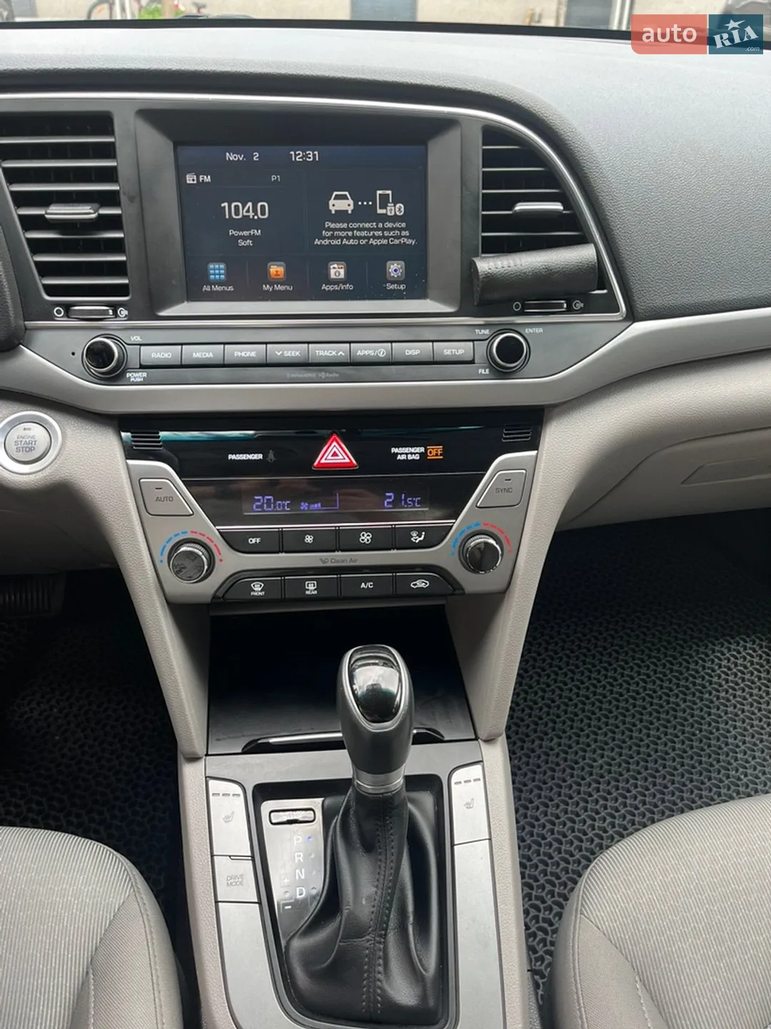 2017 Hyundai Elantra - мініатюра 16