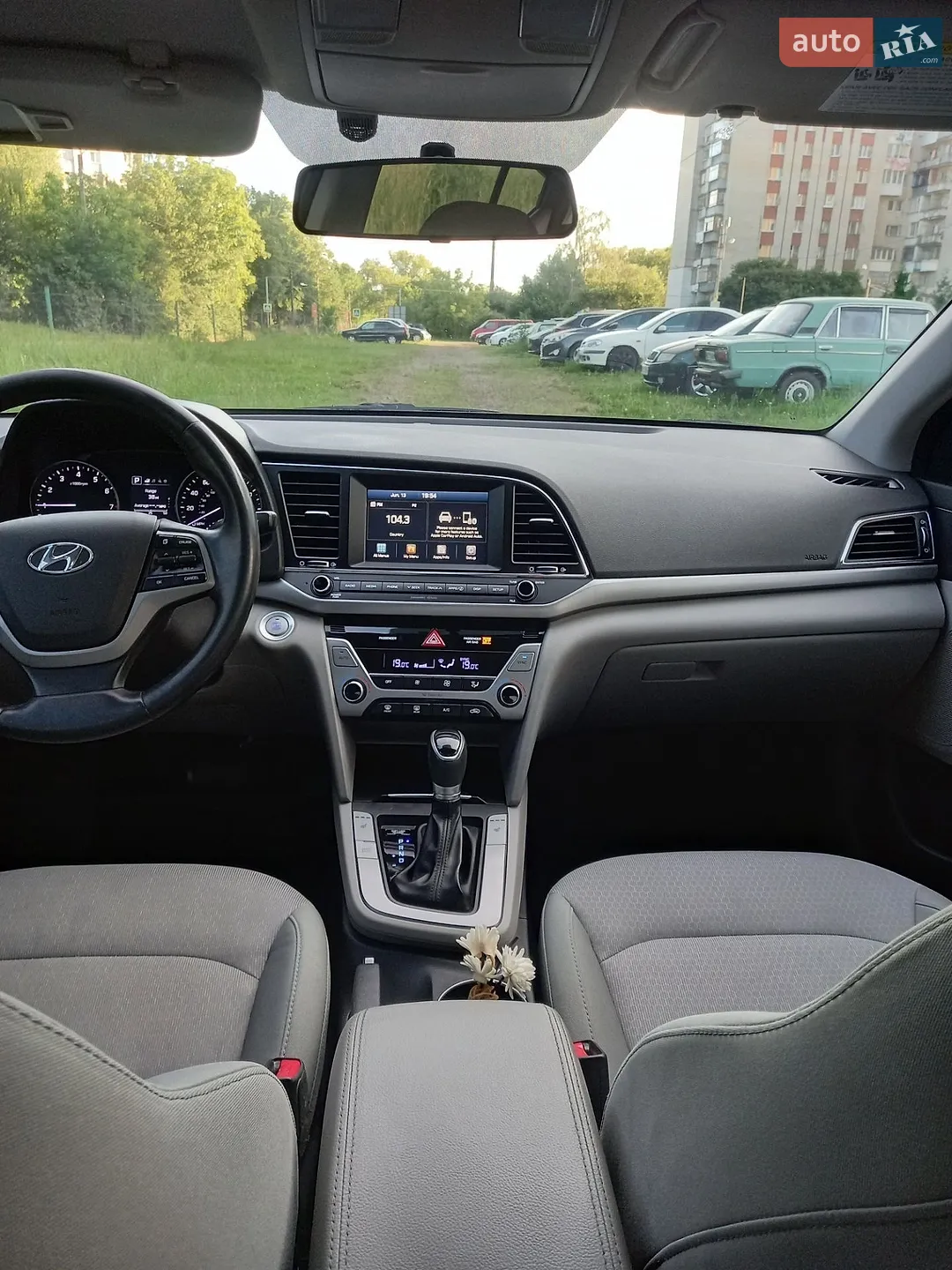 2016 Hyundai Elantra - мініатюра 20