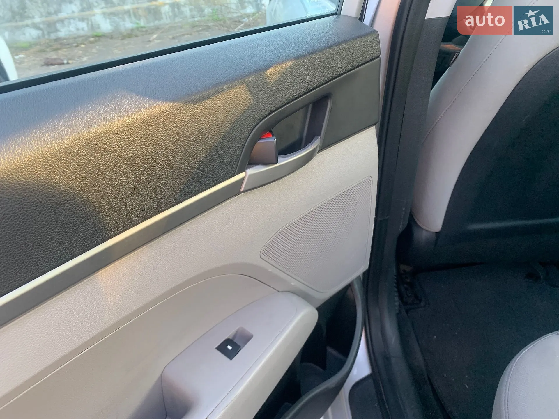 2018 Hyundai Elantra - мініатюра 13