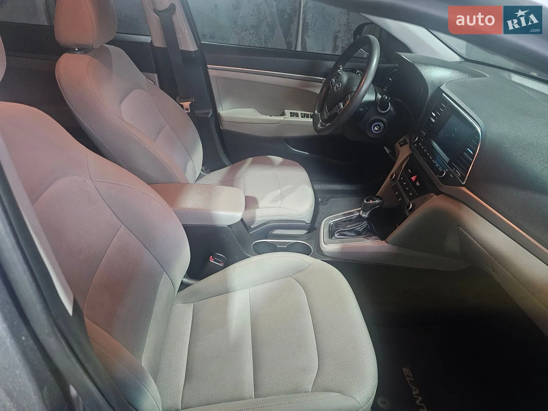 2018 Hyundai Elantra - мініатюра 8