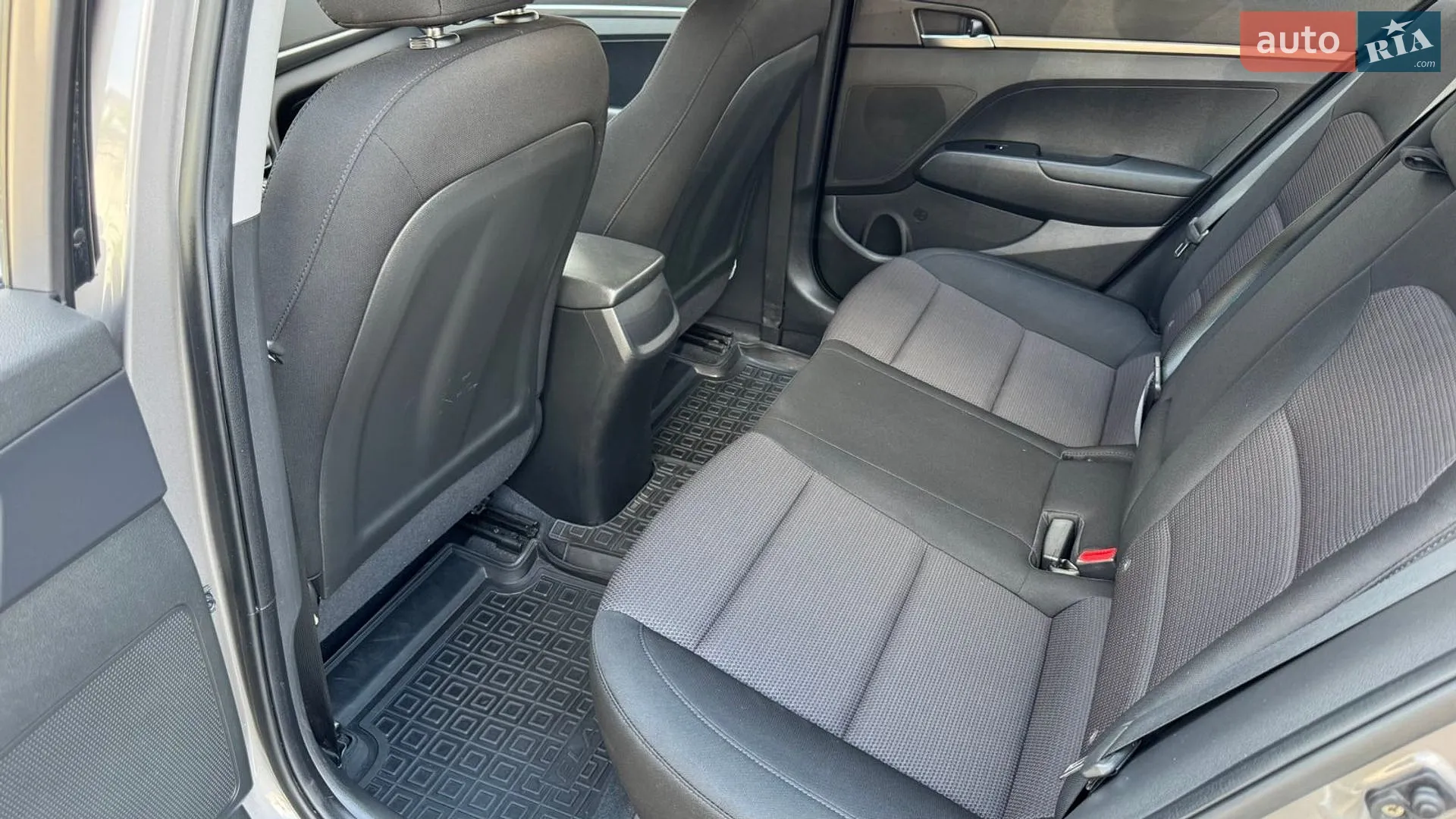 2020 Hyundai Elantra - мініатюра 11