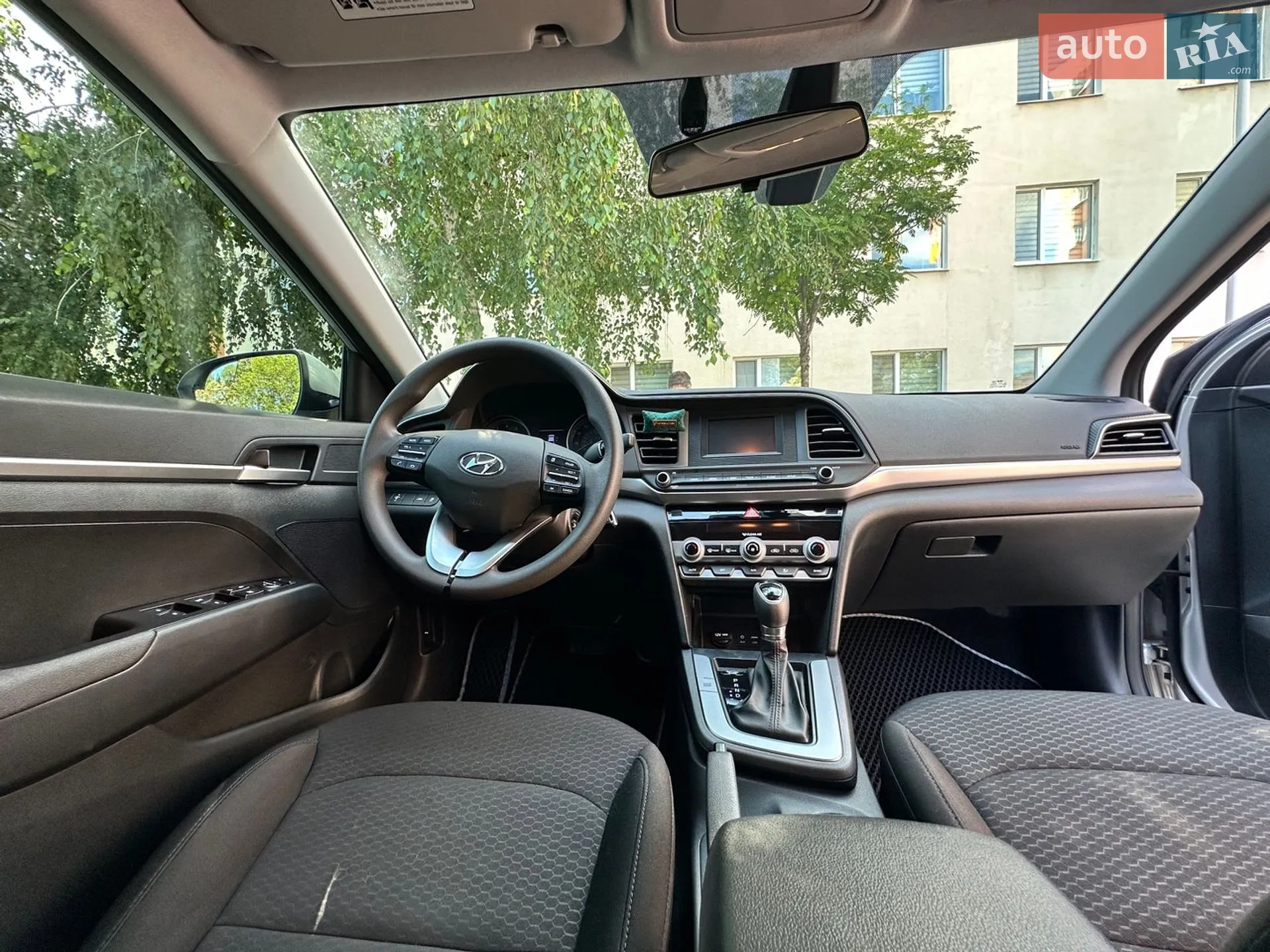 2019 Hyundai Elantra - мініатюра 15