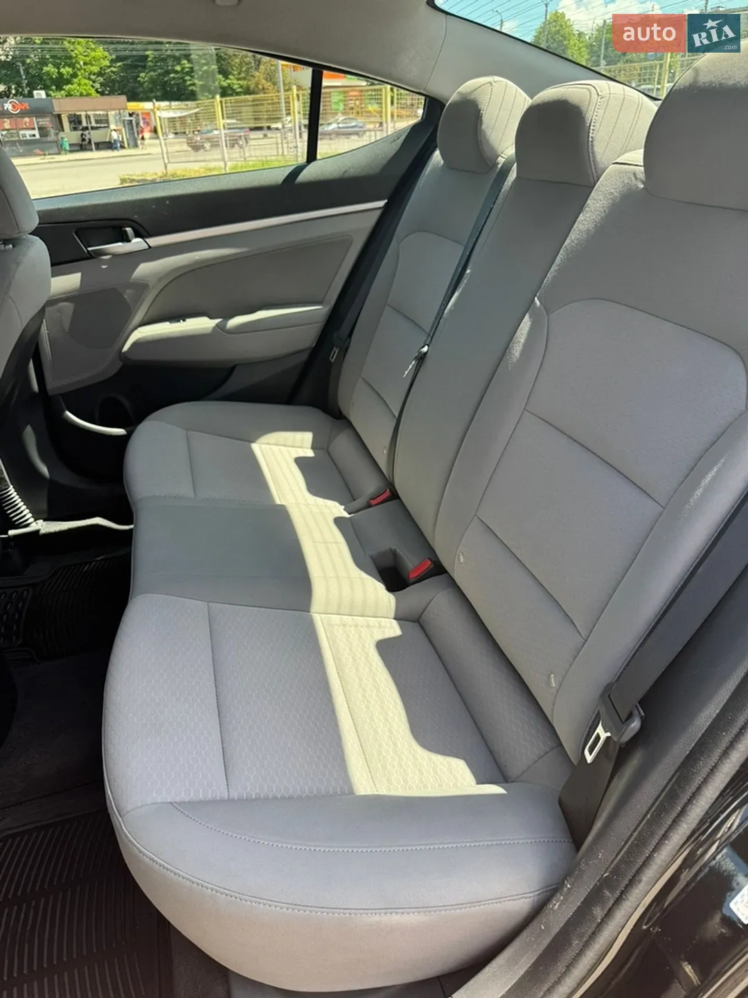 2019 Hyundai Elantra - мініатюра 18