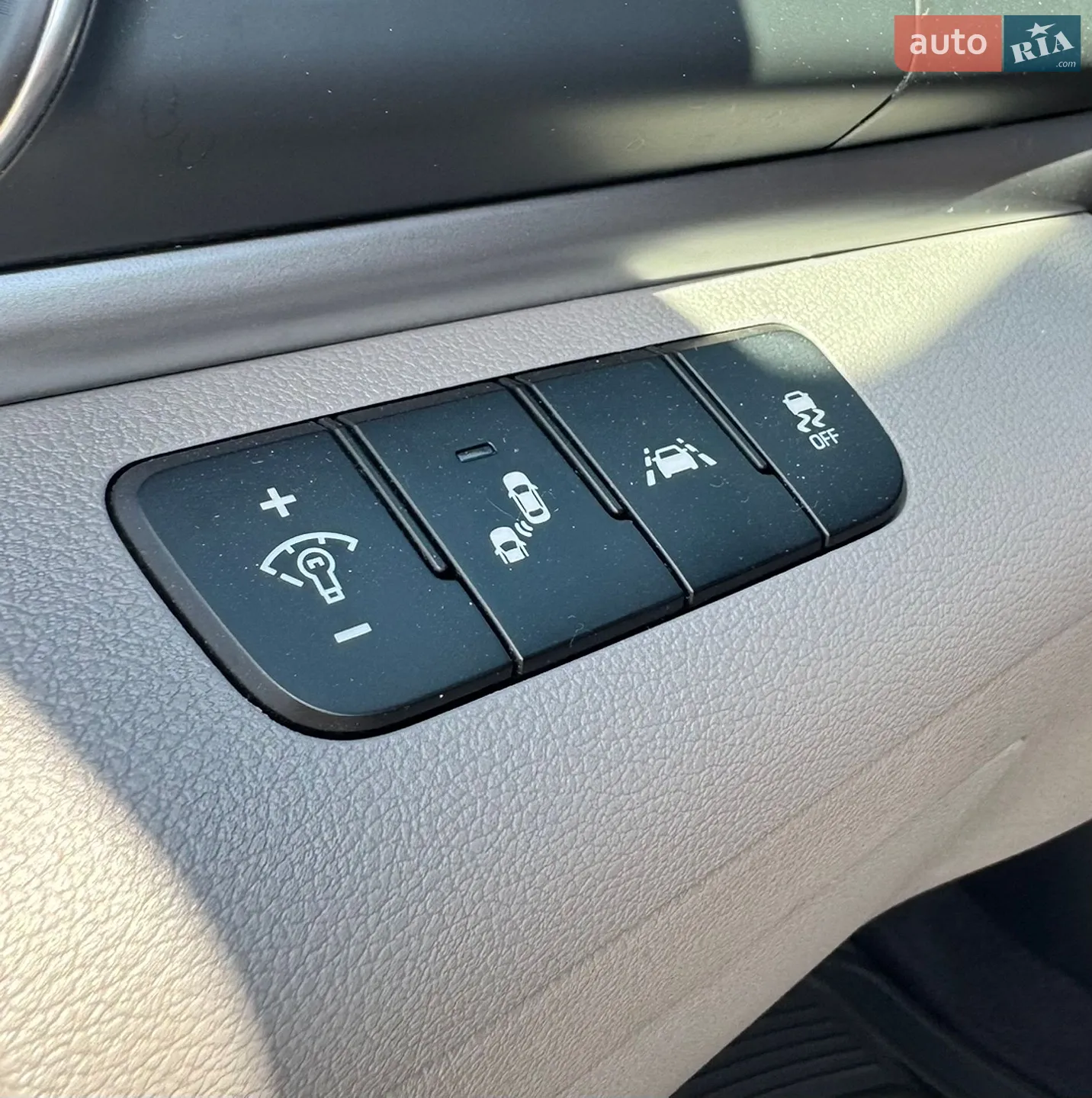 2019 Hyundai Elantra - мініатюра 22