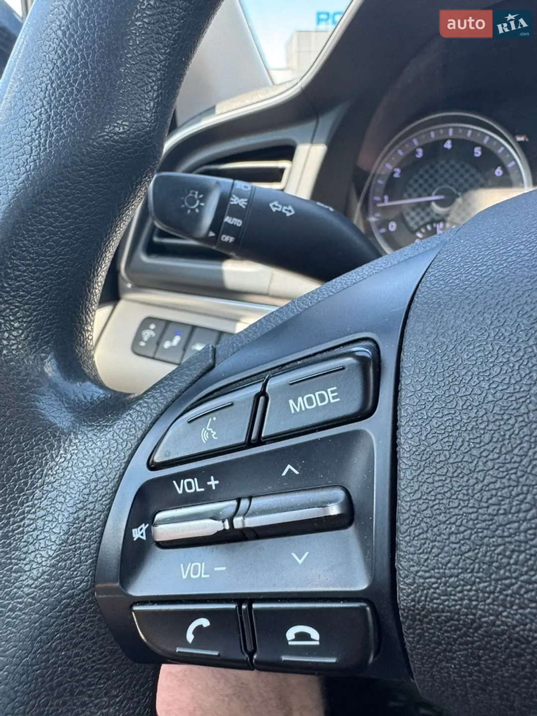 2019 Hyundai Elantra - мініатюра 26