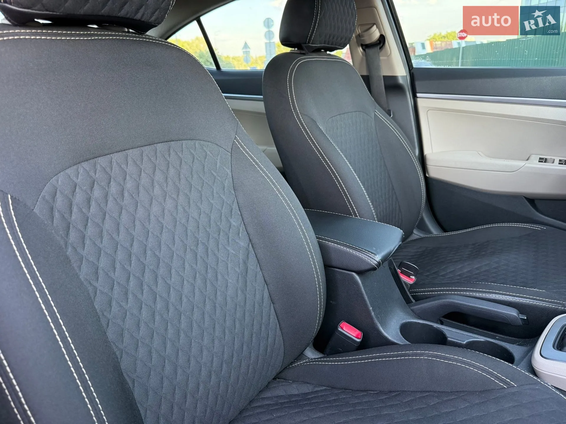 2019 Hyundai Elantra - мініатюра 16